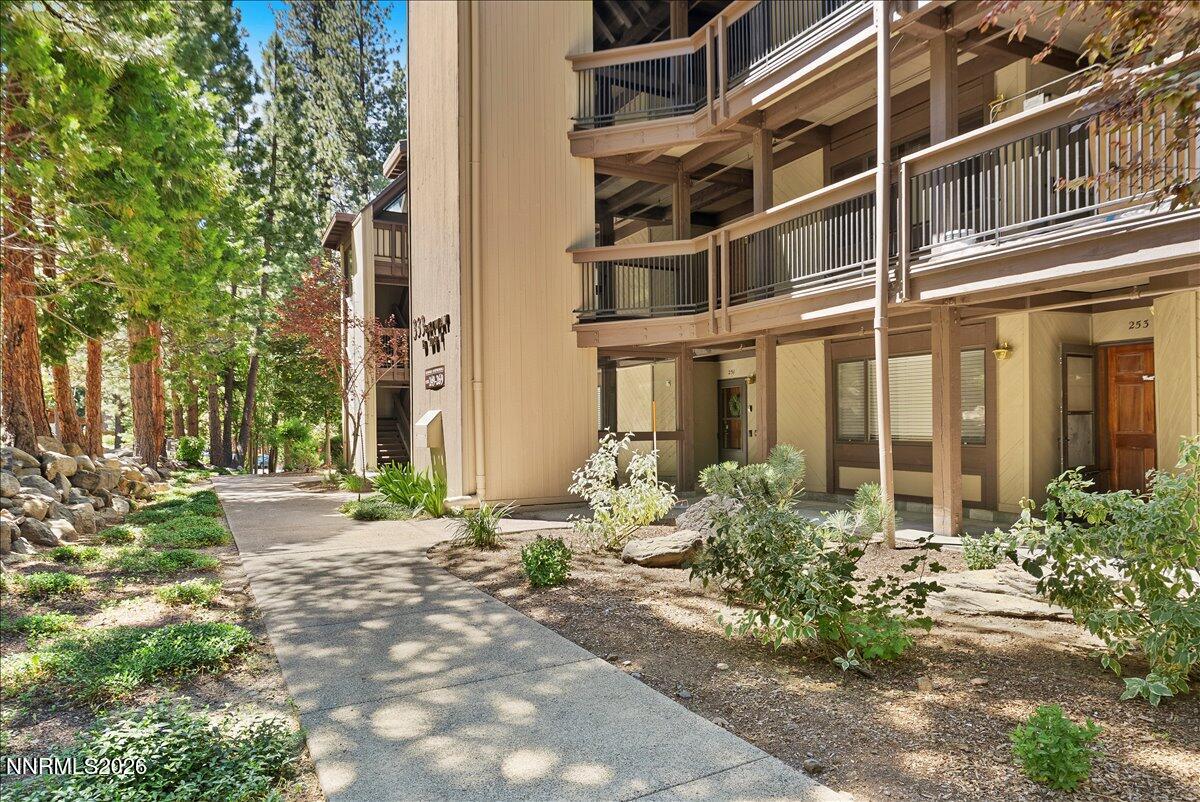 333 Ski Way Unit 252 Property Photo 3