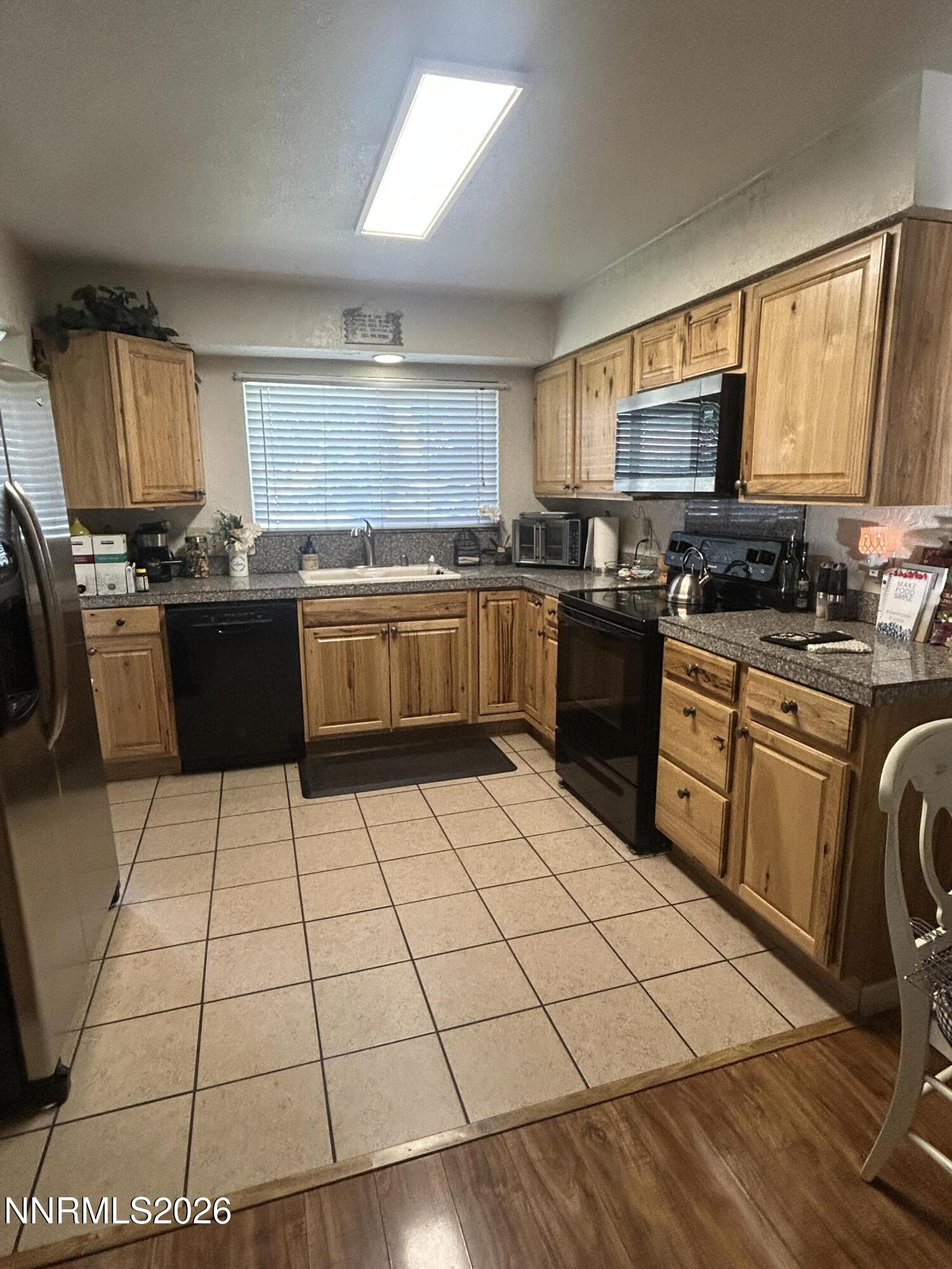 396 Smithridge Park Property Photo 2