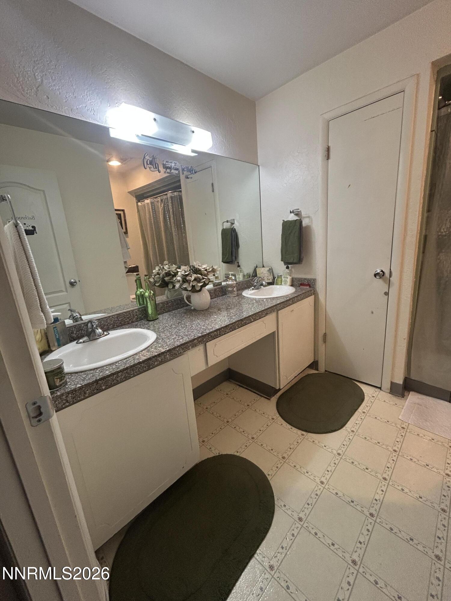 396 Smithridge Park Property Photo 7