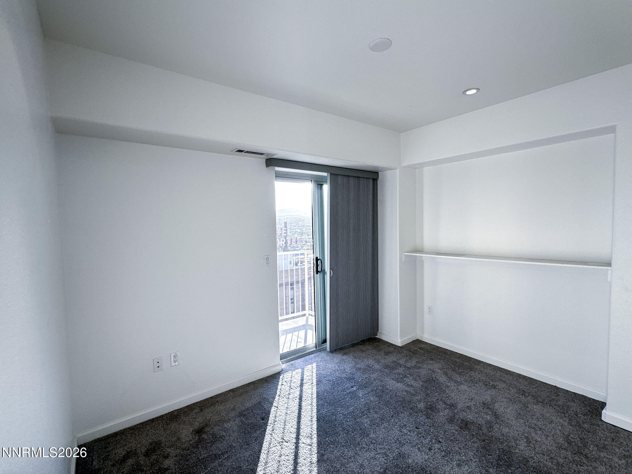 200 W 2nd Street 1007 Property Photo 16