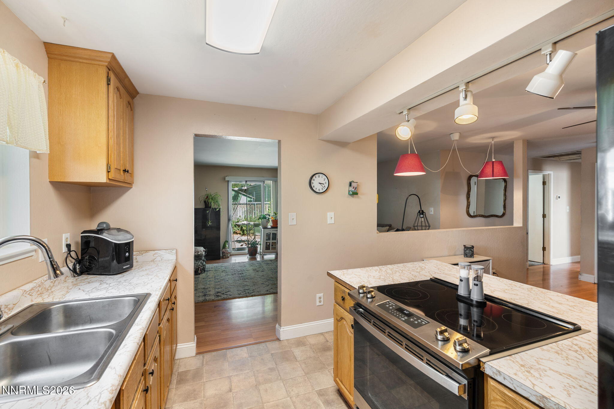 654 Marracco Drive Property Photo 10