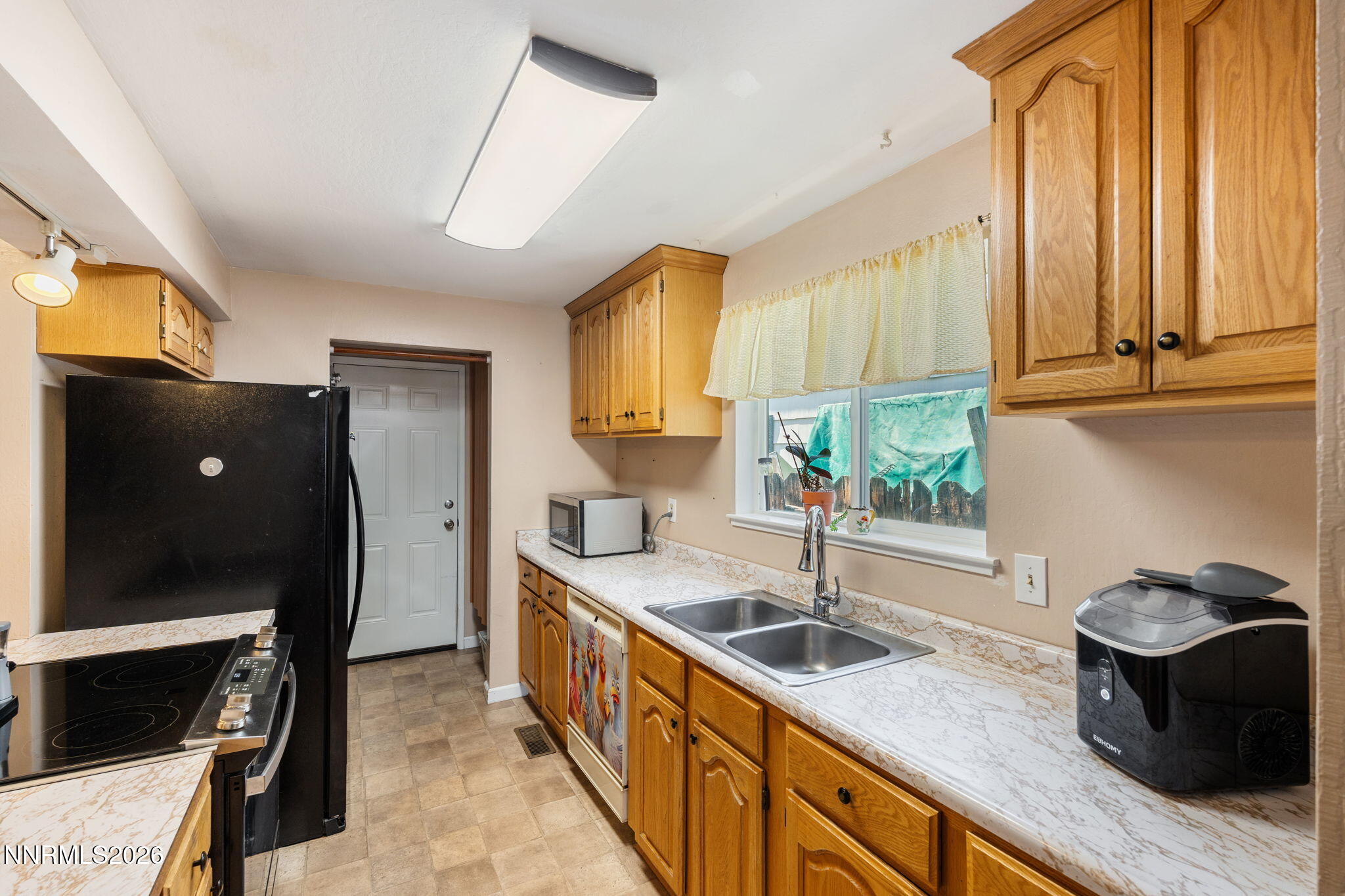 654 Marracco Drive Property Photo 12