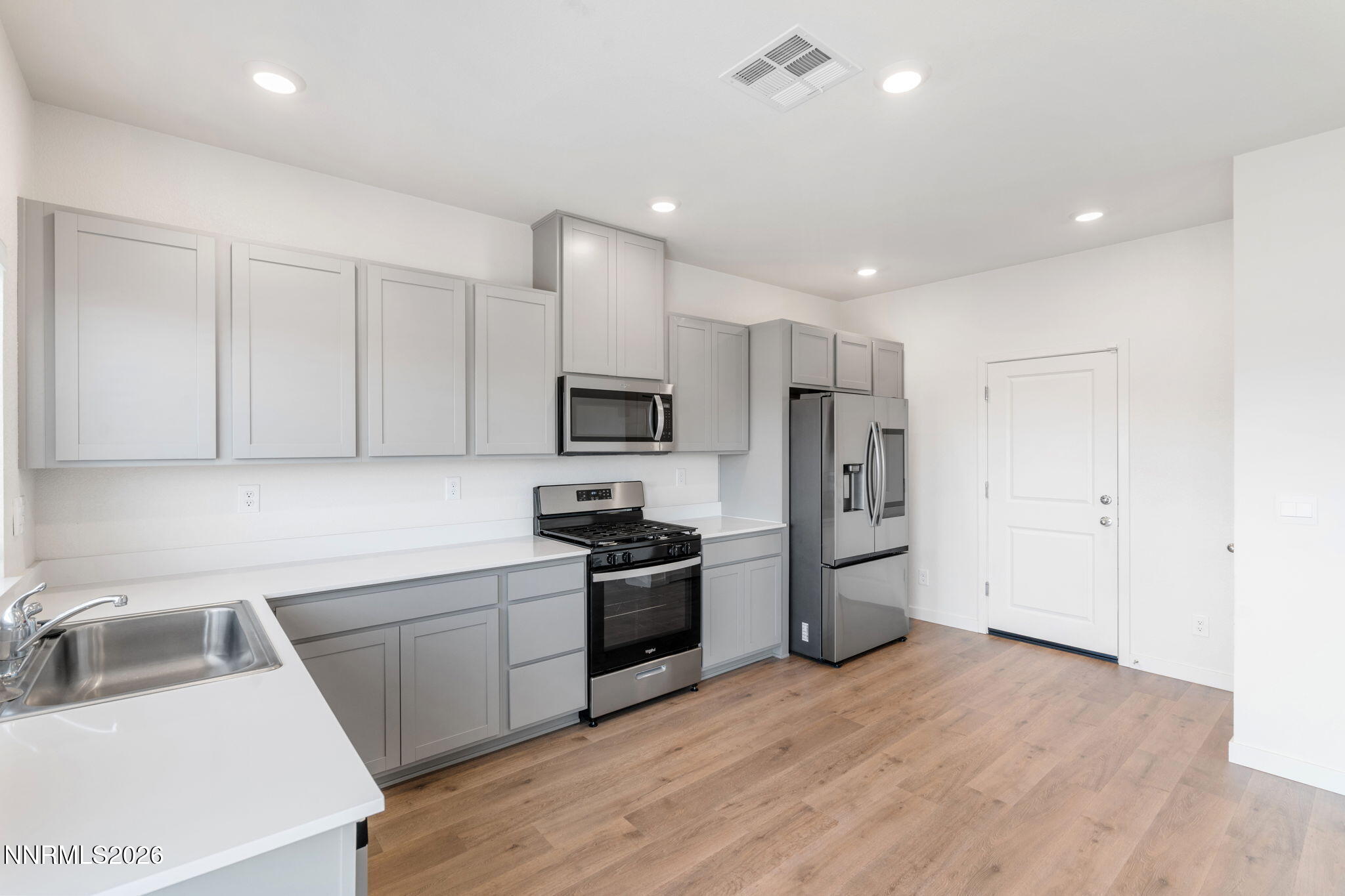 7745 Wandering Way Property Photo 10