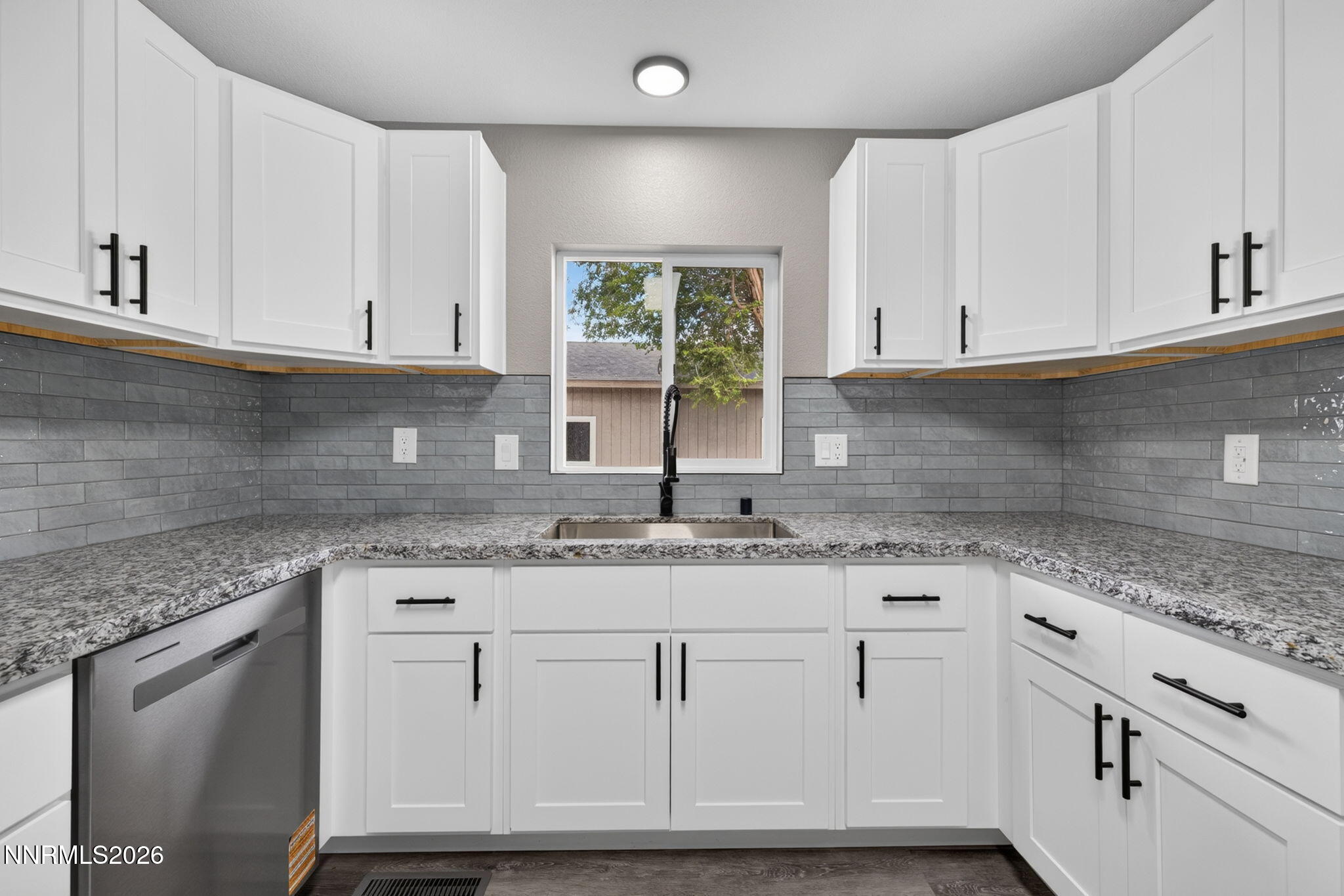 3000 Fischer Place Property Photo 15