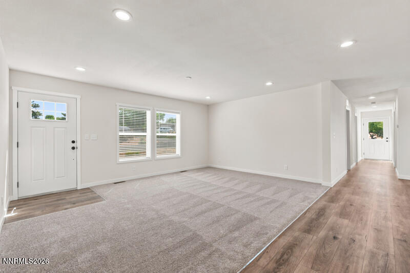 5425 Flora Way Property Photo 3