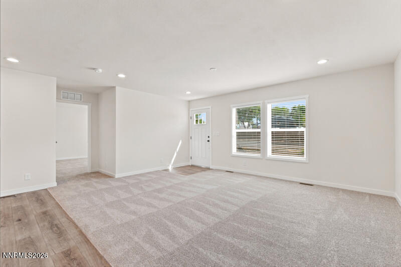 5425 Flora Way Property Photo 4