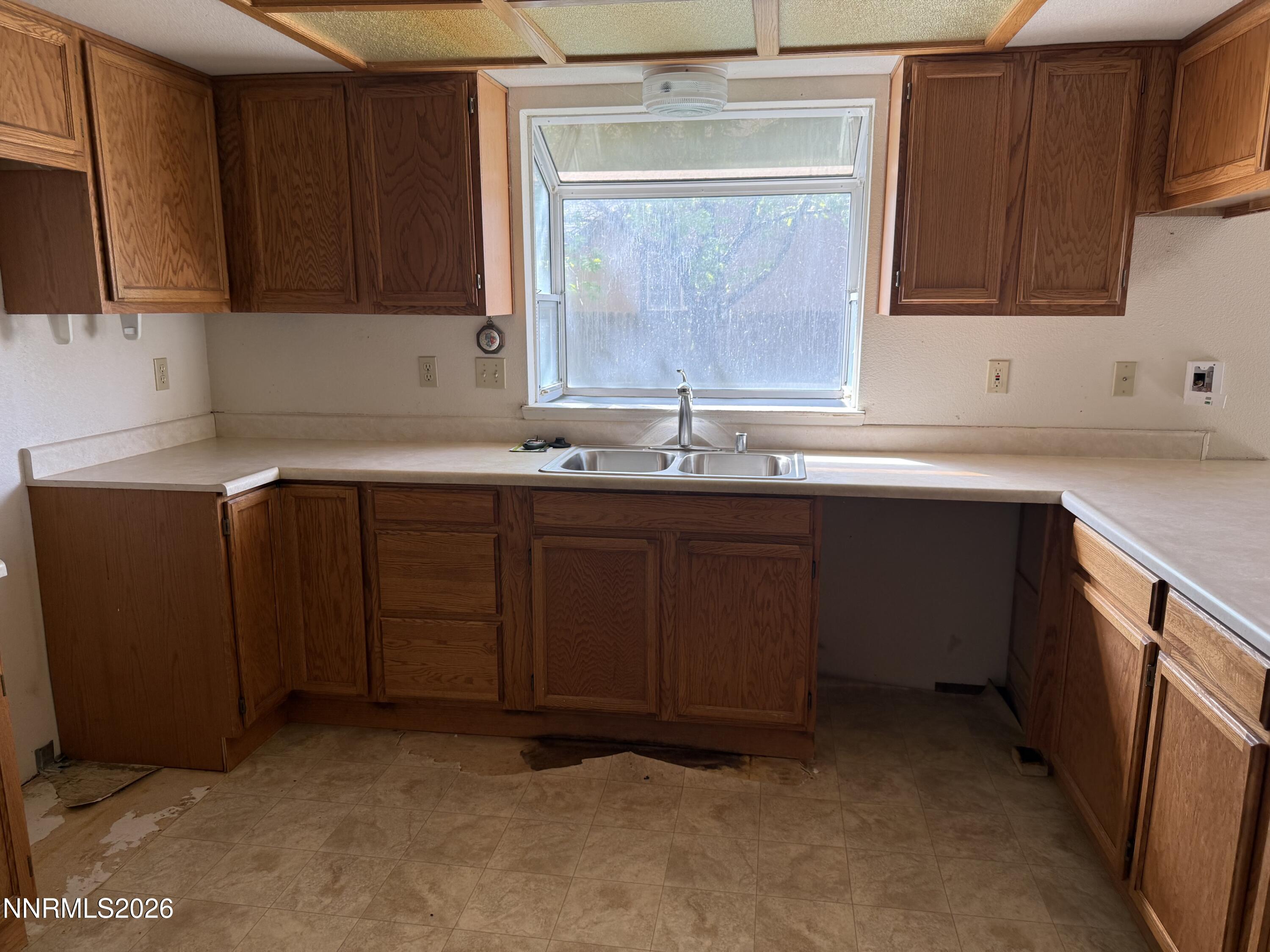 280 Veronica Avenue Property Photo 4