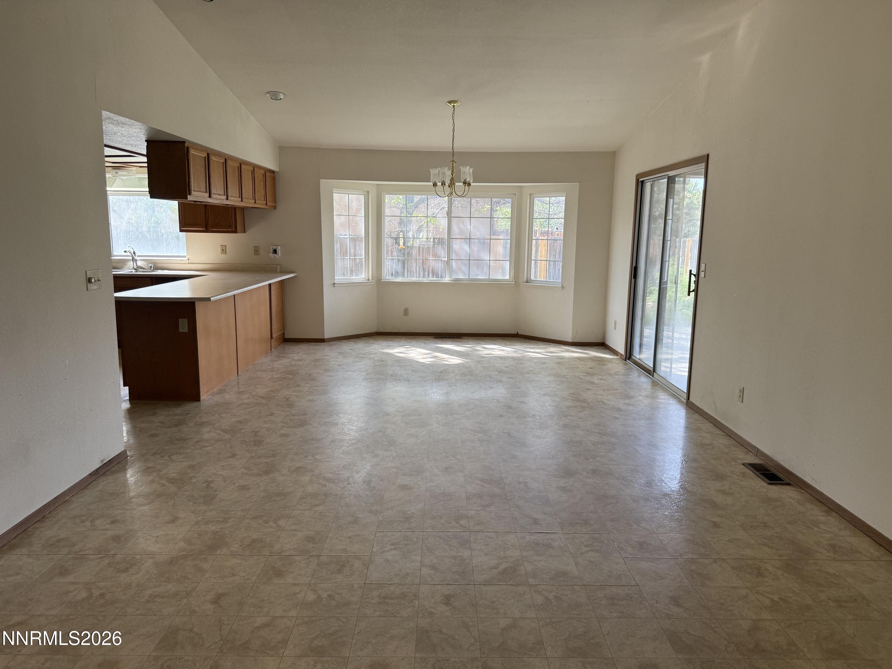 280 Veronica Avenue Property Photo 5