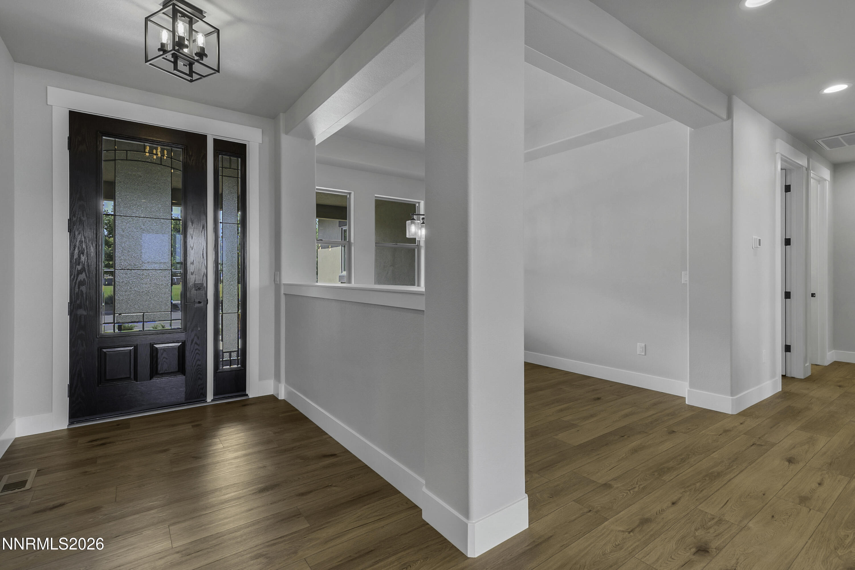 986 La Strata Drive Property Photo 12