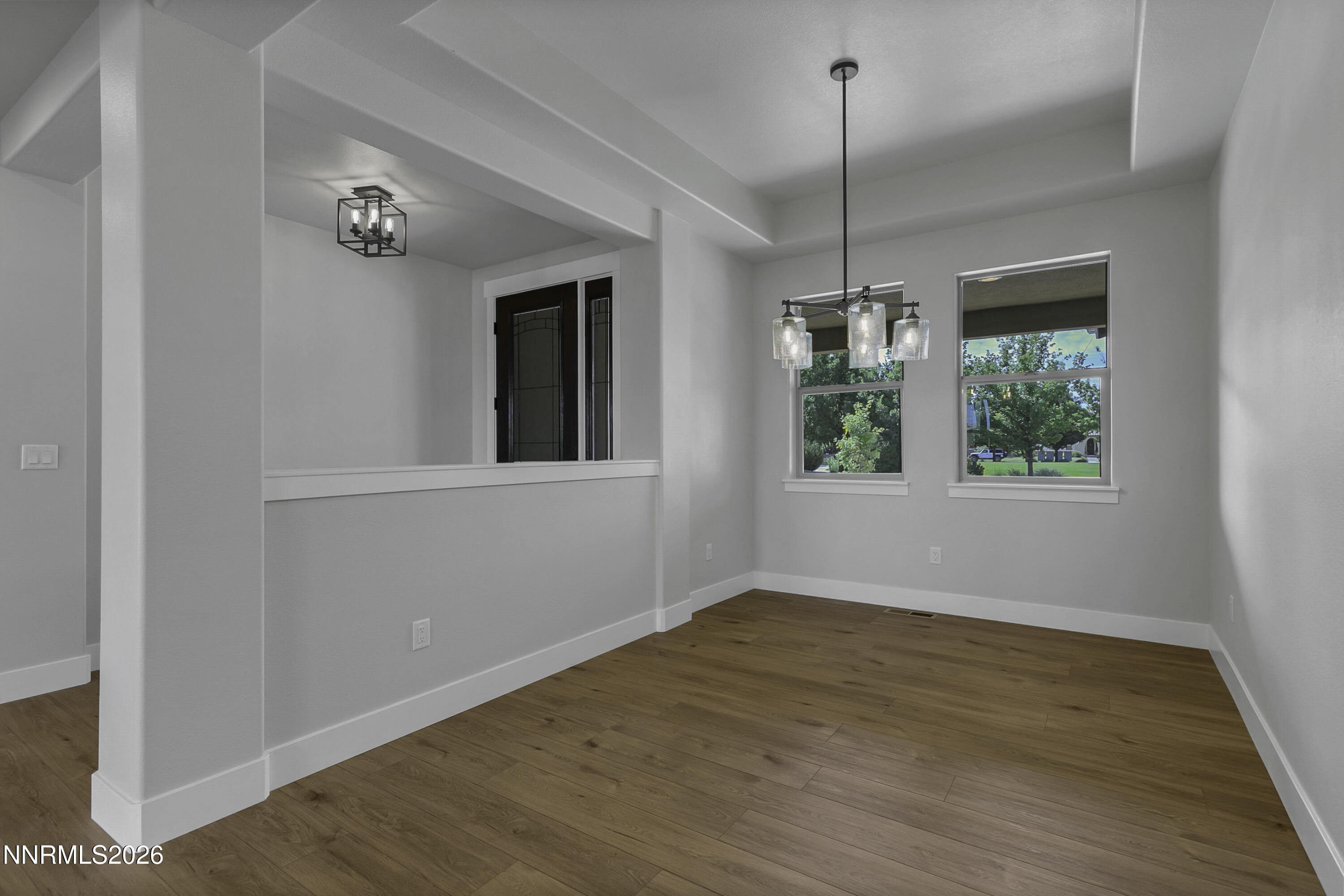 986 La Strata Drive Property Photo 13