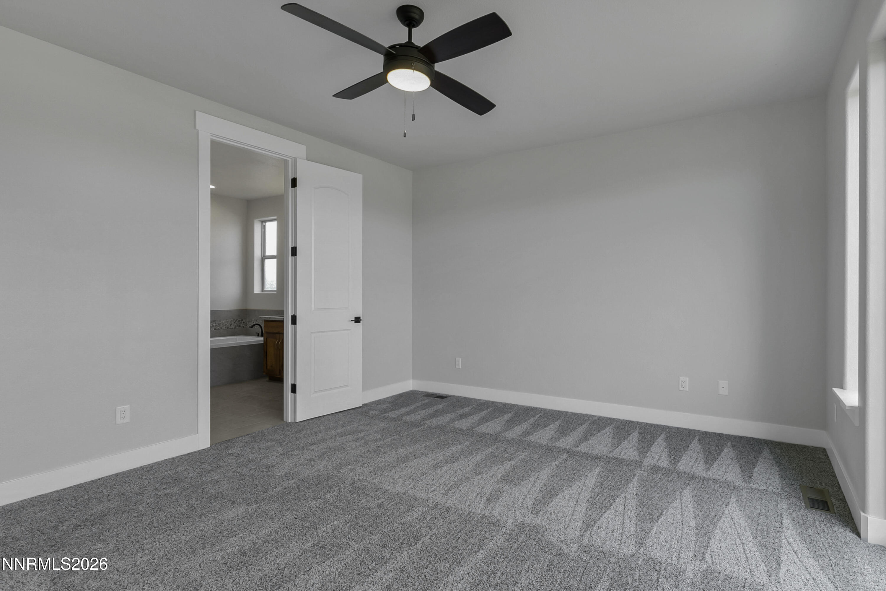 986 La Strata Drive Property Photo 15
