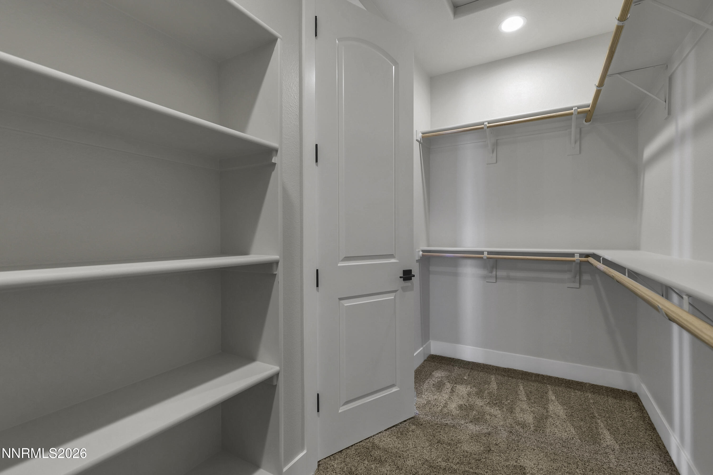986 La Strata Drive Property Photo 21