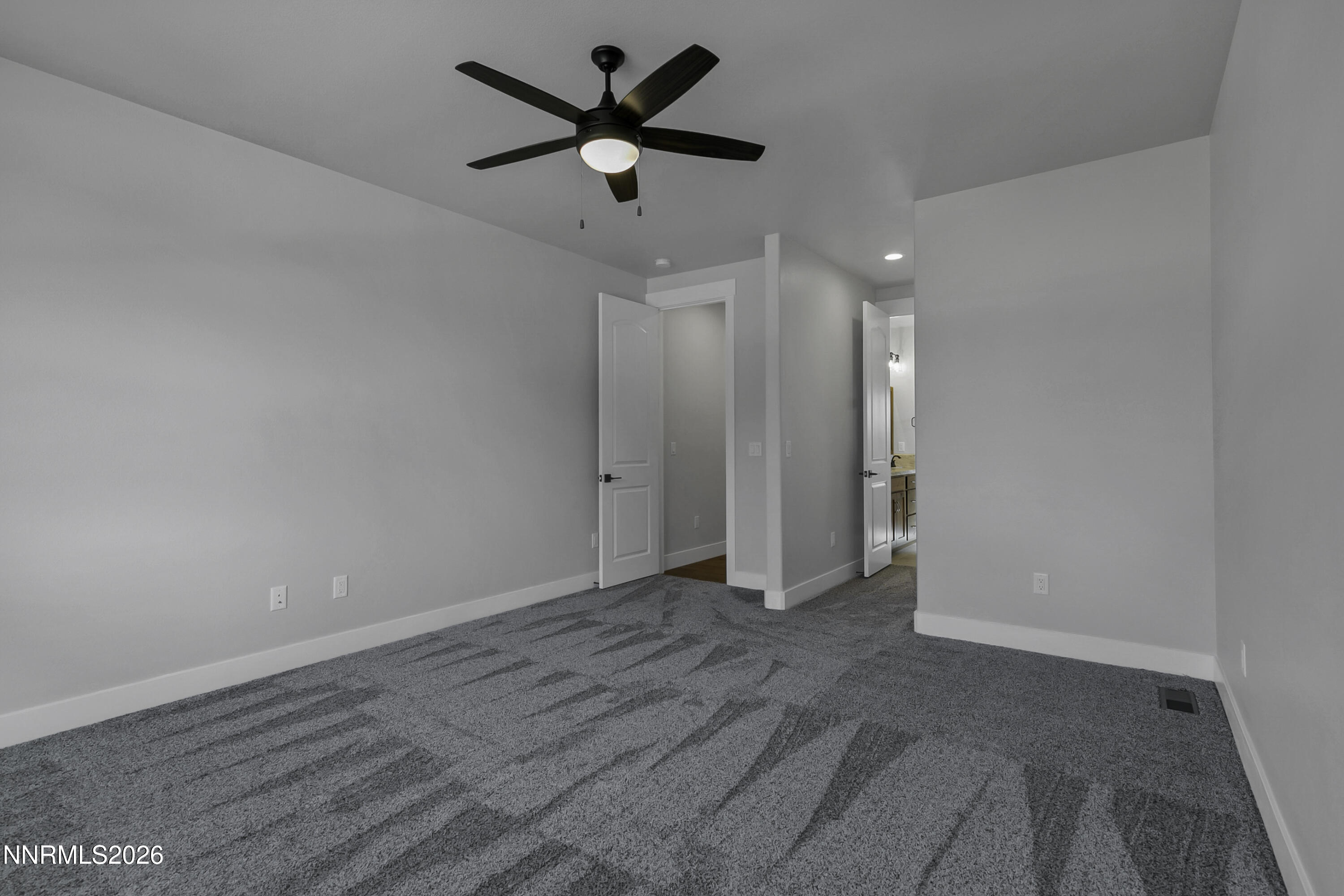 986 La Strata Drive Property Photo 23