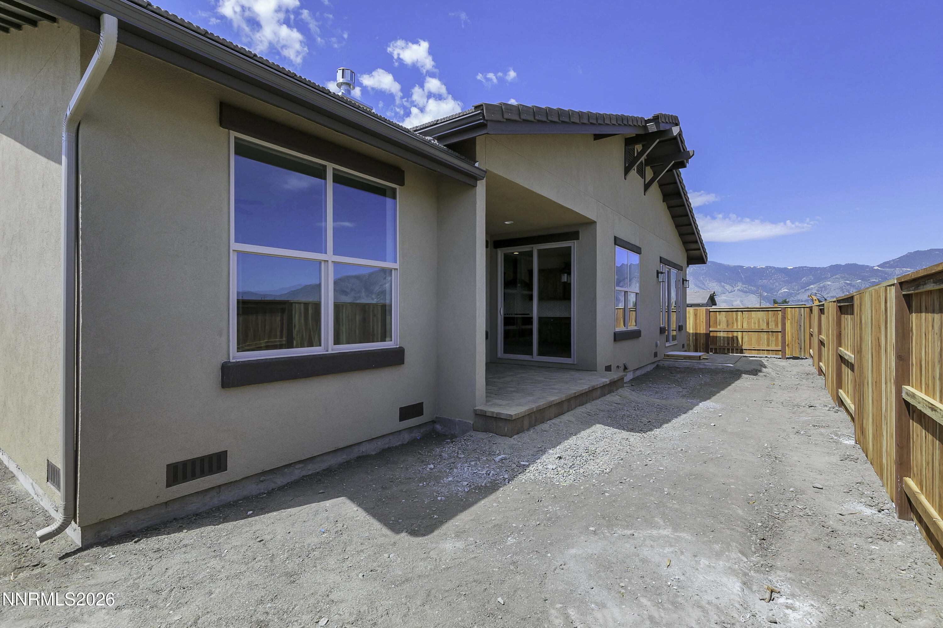 986 La Strata Drive Property Photo 33