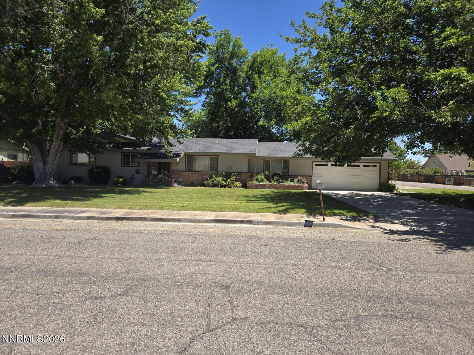 14 Willow Drive Property Photo 1