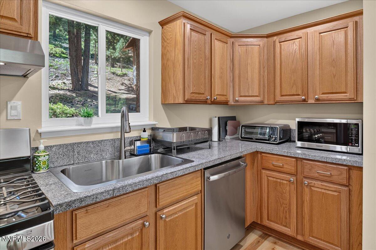 1367 Carinthia Lane Property Photo 21