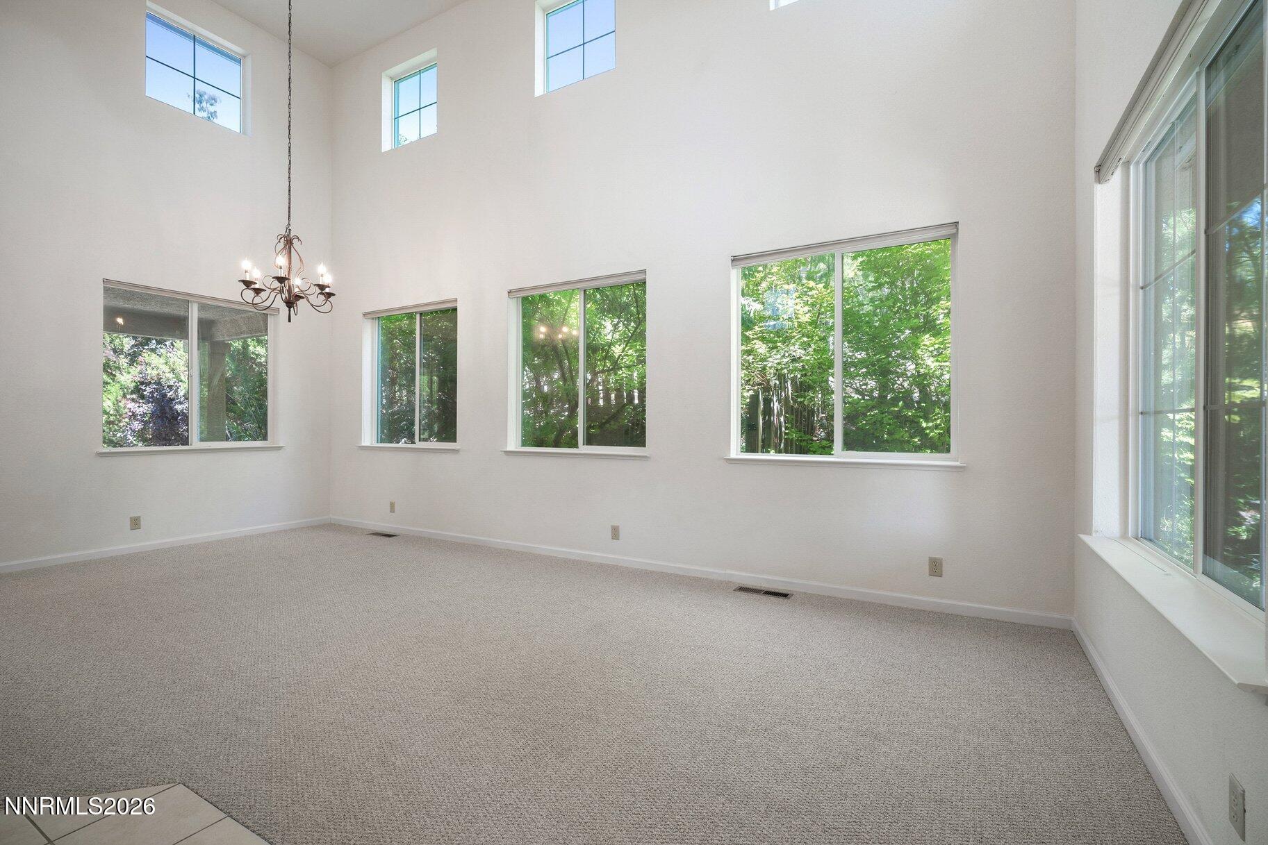 2555 Glen Eagles Drive Property Photo 3