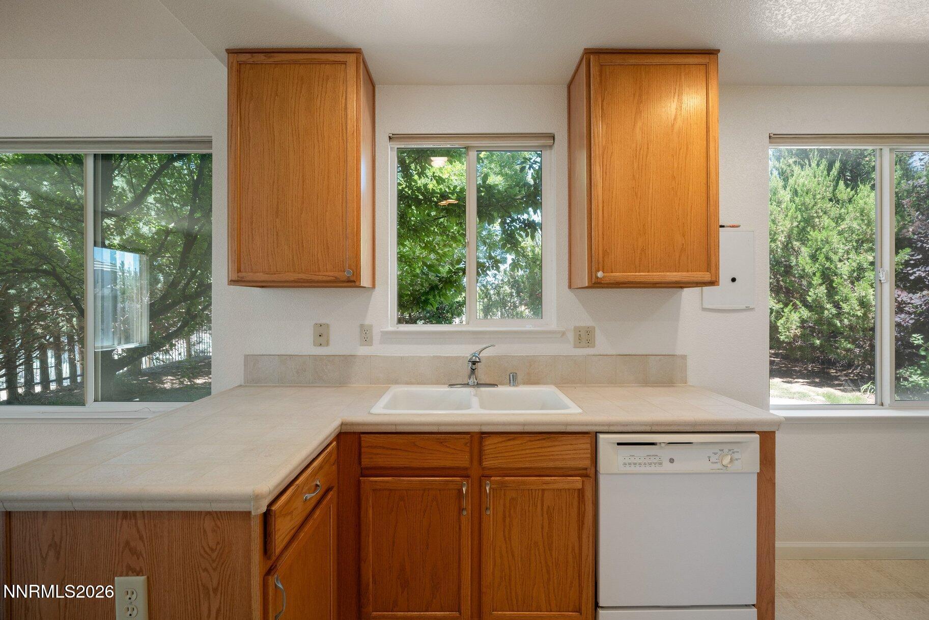 2555 Glen Eagles Drive Property Photo 7
