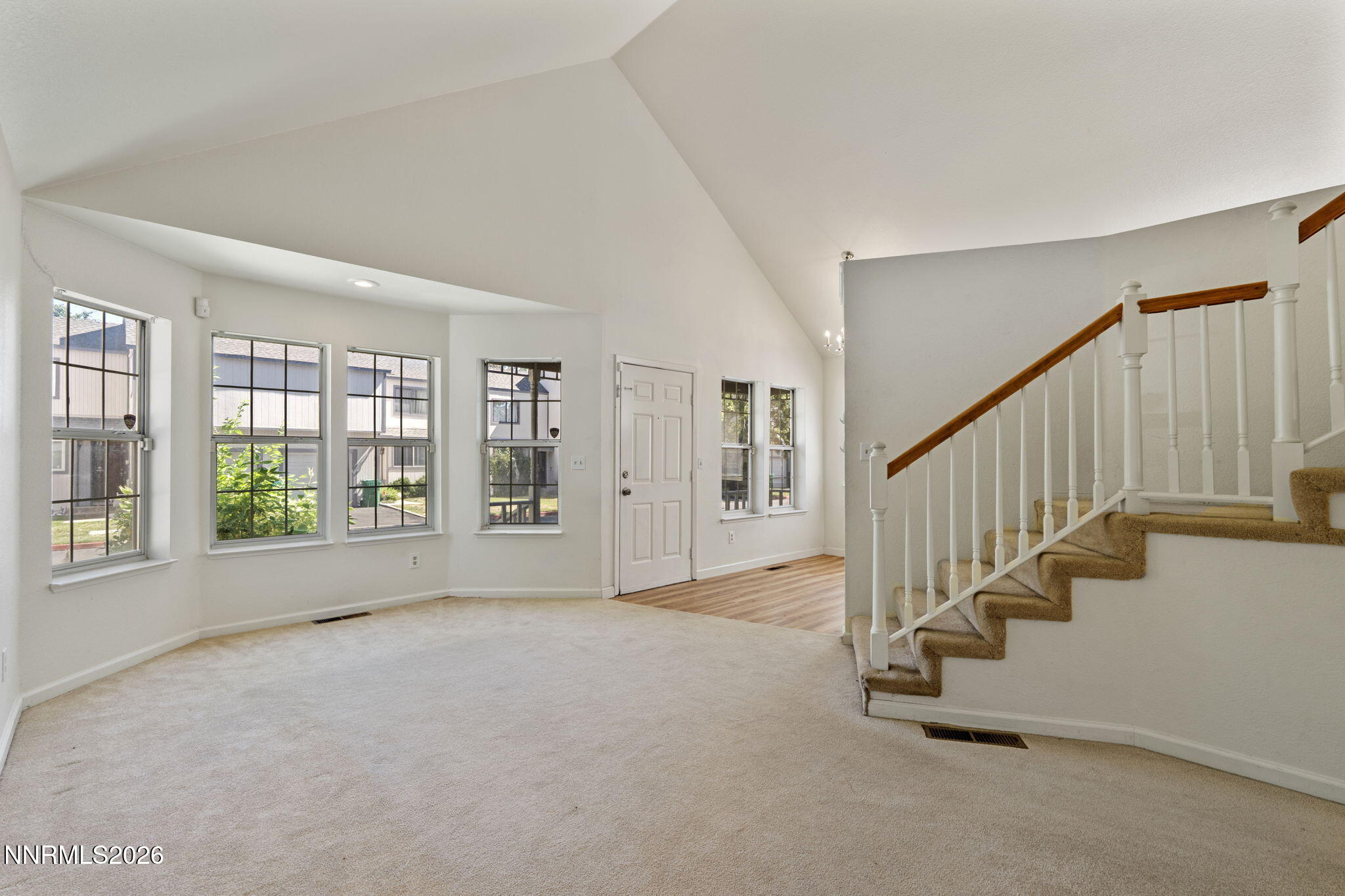 2575 Garfield Drive Property Photo 3