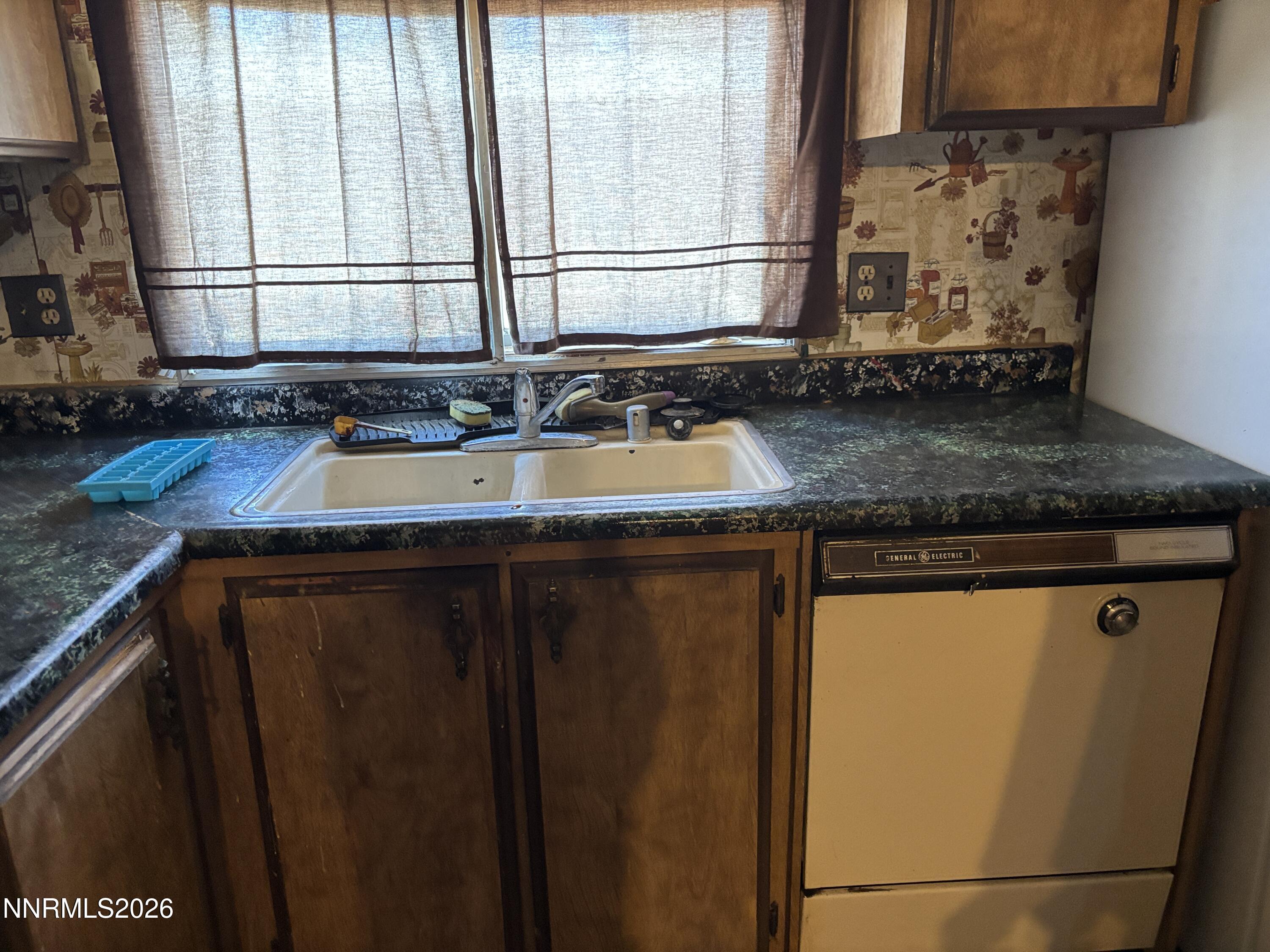 3020 Middle Way Property Photo 2
