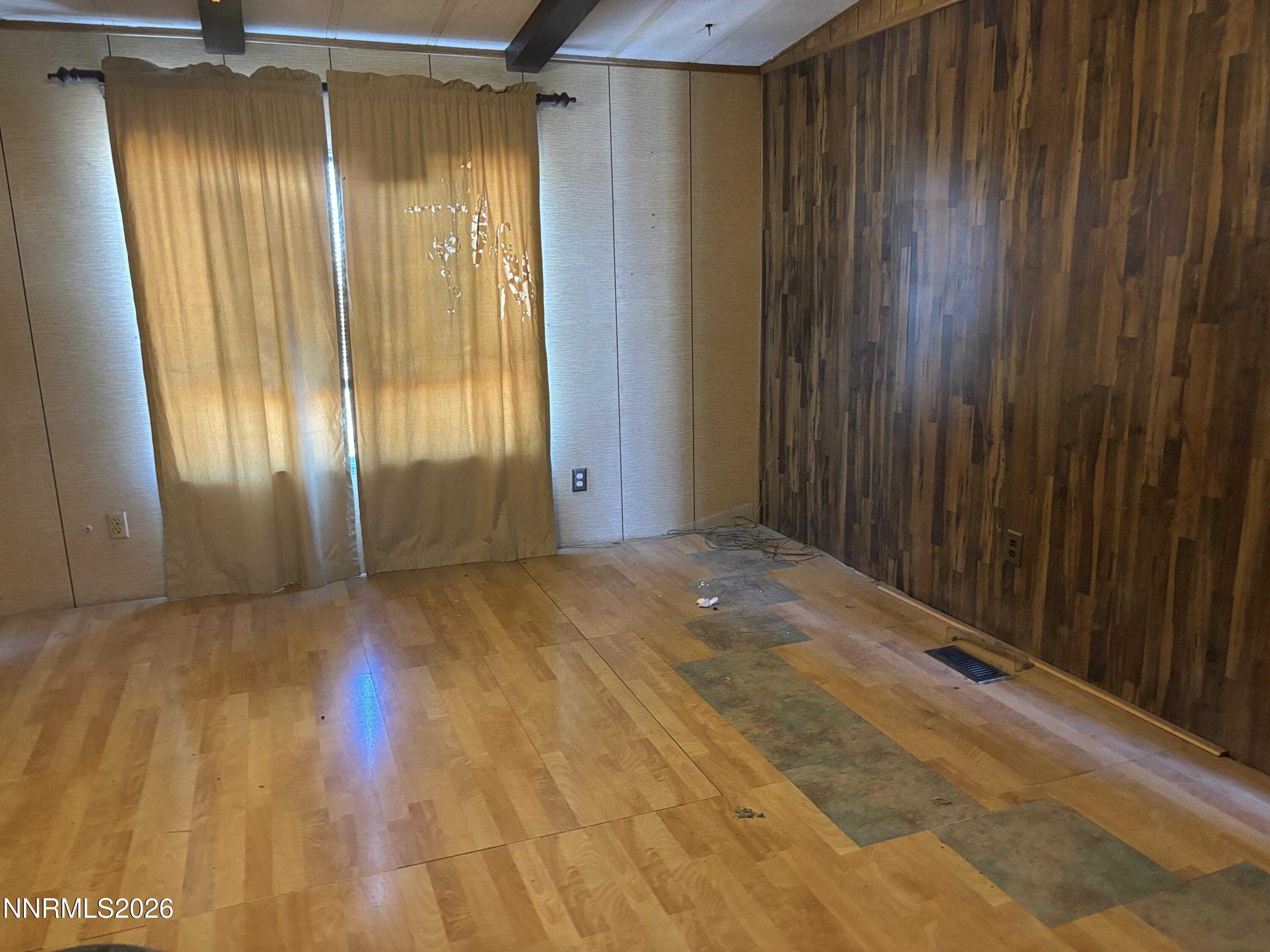 3020 Middle Way Property Photo 3