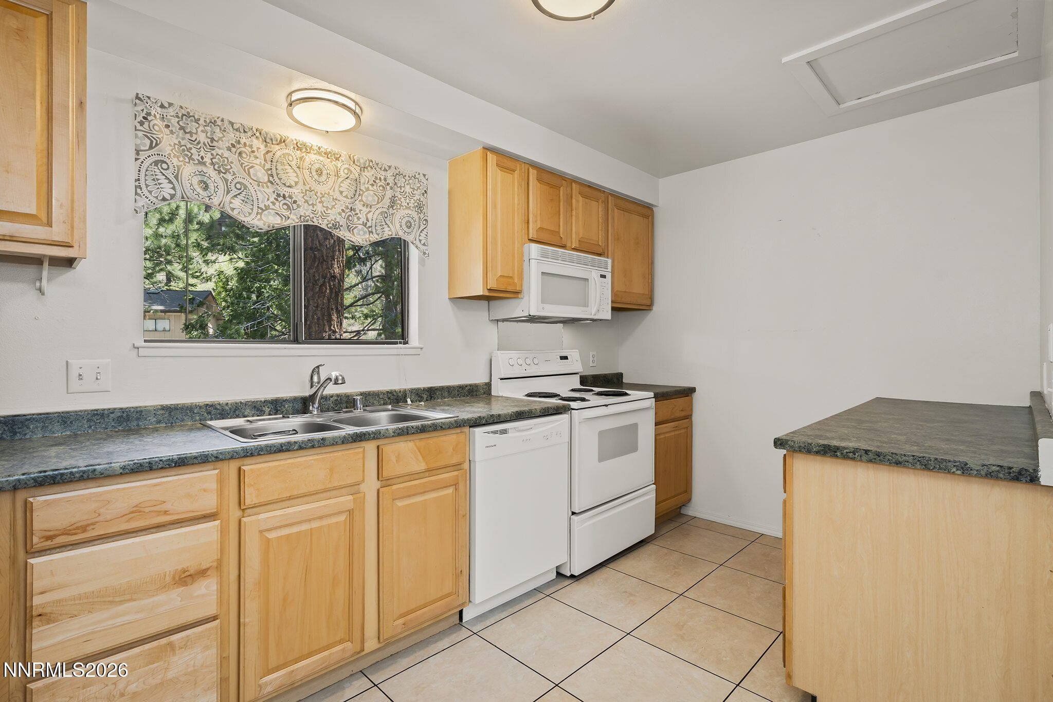 321 Ski Way Unit 92 Property Photo 11