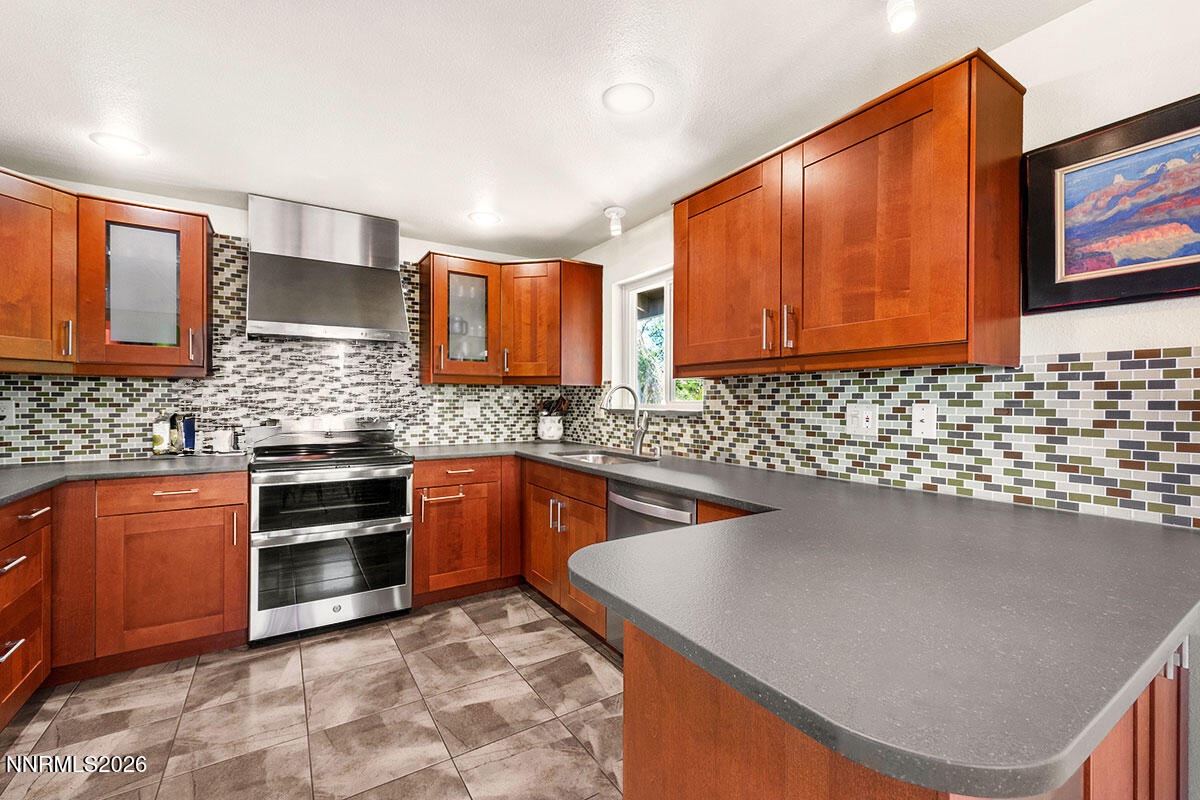 2681 Markridge Drive Property Photo 8