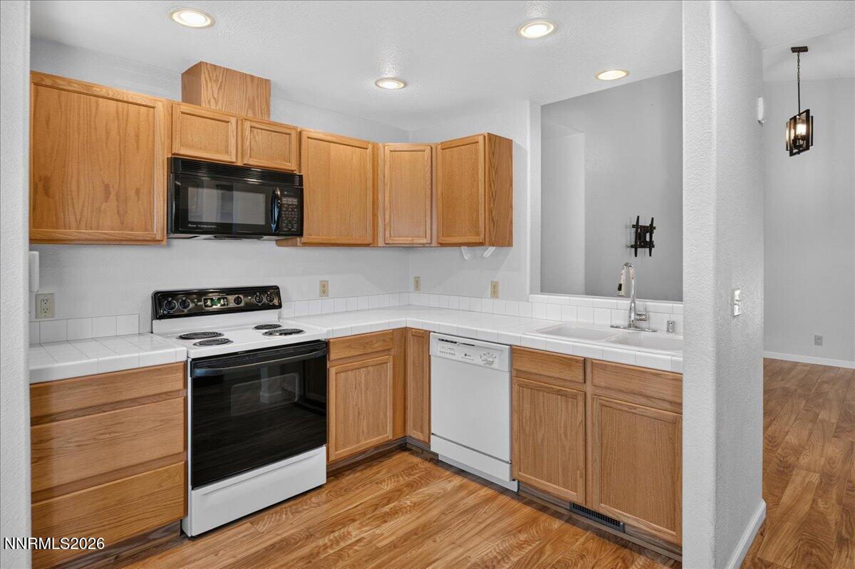 2975 Bryan Street Property Photo 10