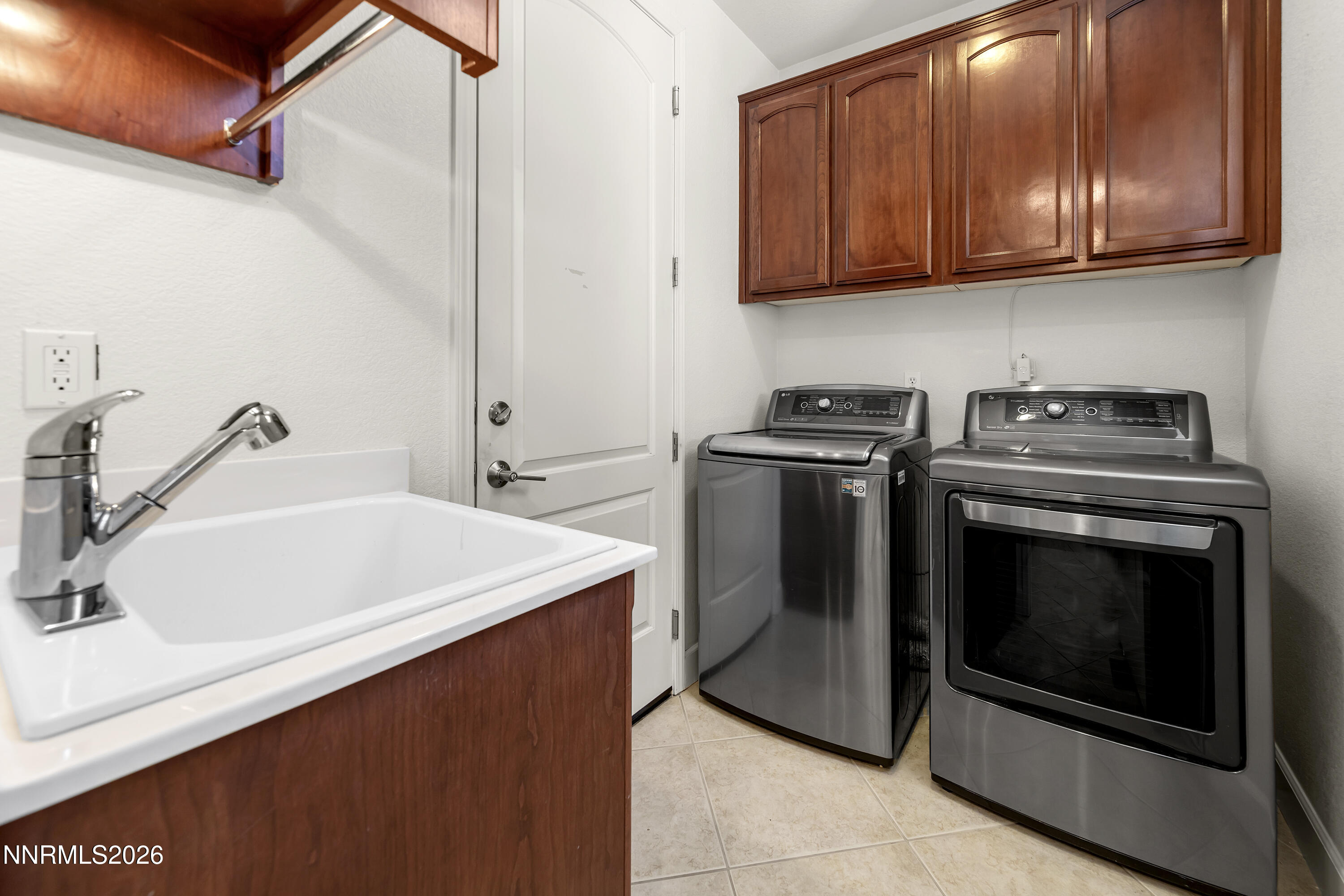 2390 Hickory Hill Way Property Photo 38
