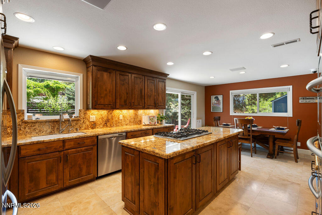 2450 Sequoia Lane Property Photo 4