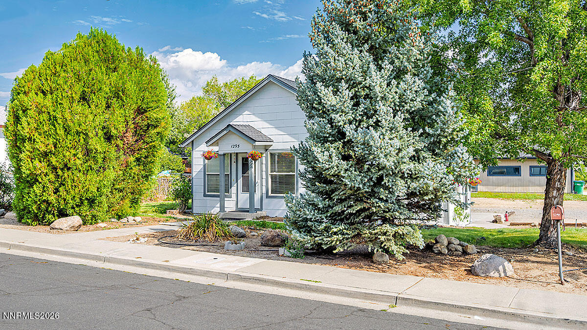 1295 Feather Way Property Photo 1