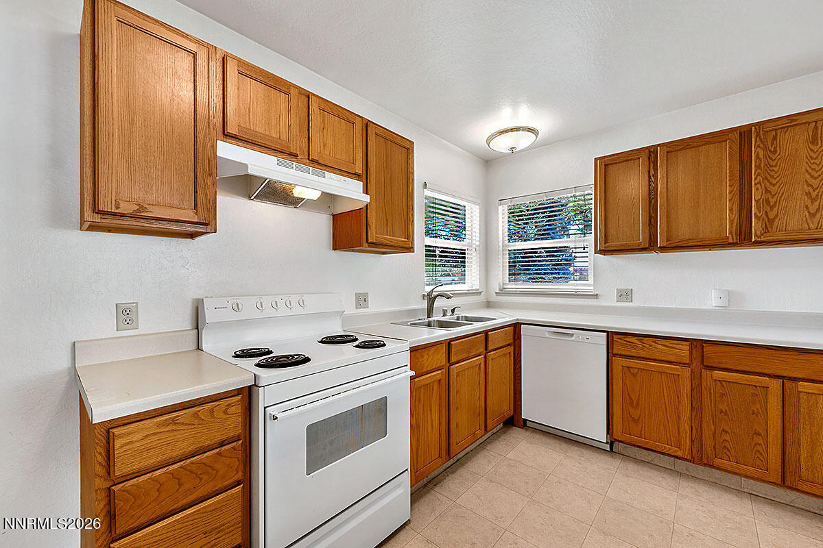1295 Feather Way Property Photo 17