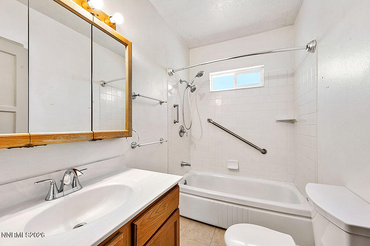 1295 Feather Way Property Photo 19