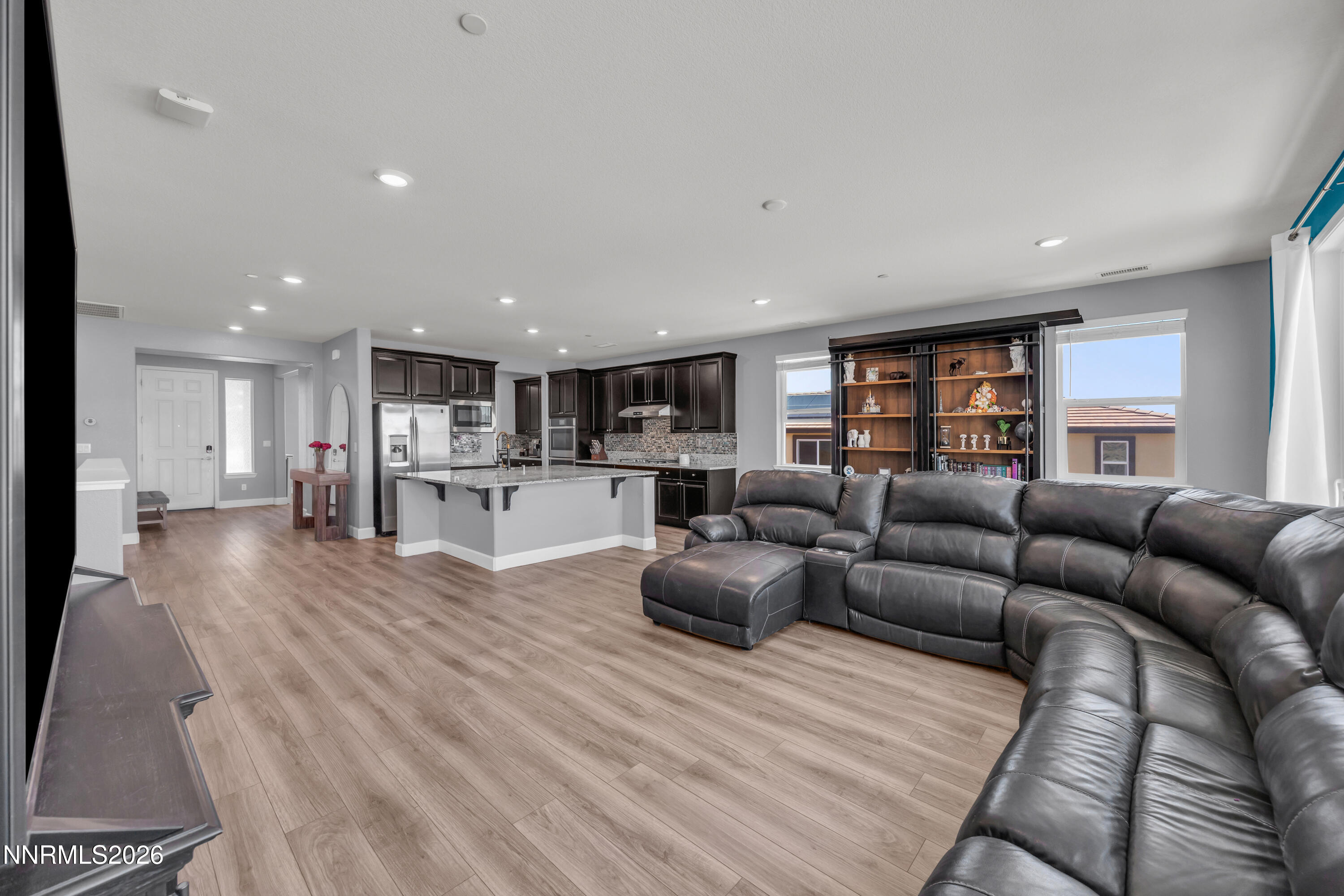 2768 Vecchio Drive Property Photo 4