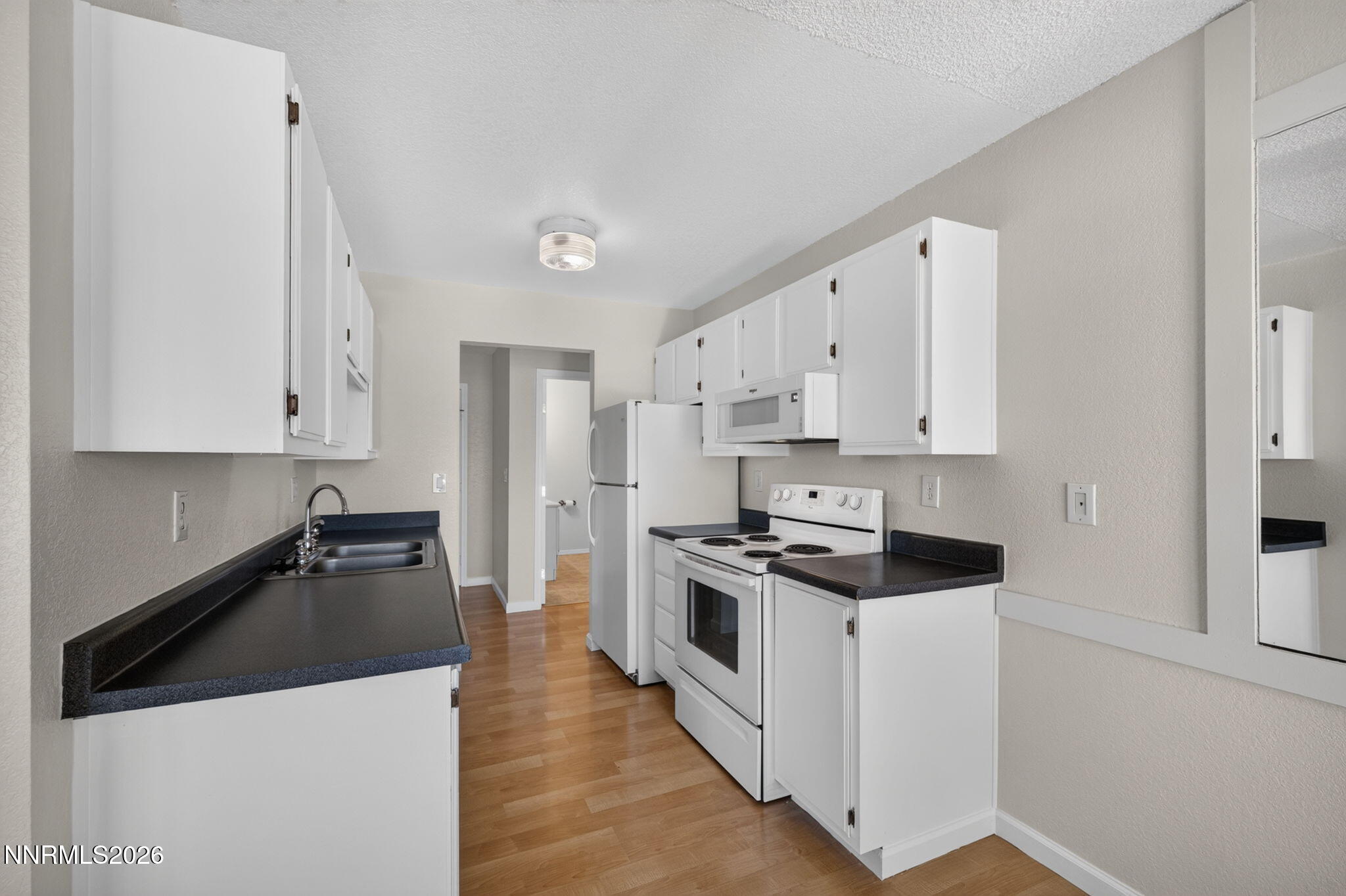 3865 E Leonesio Drive Apt G1 Property Photo 13