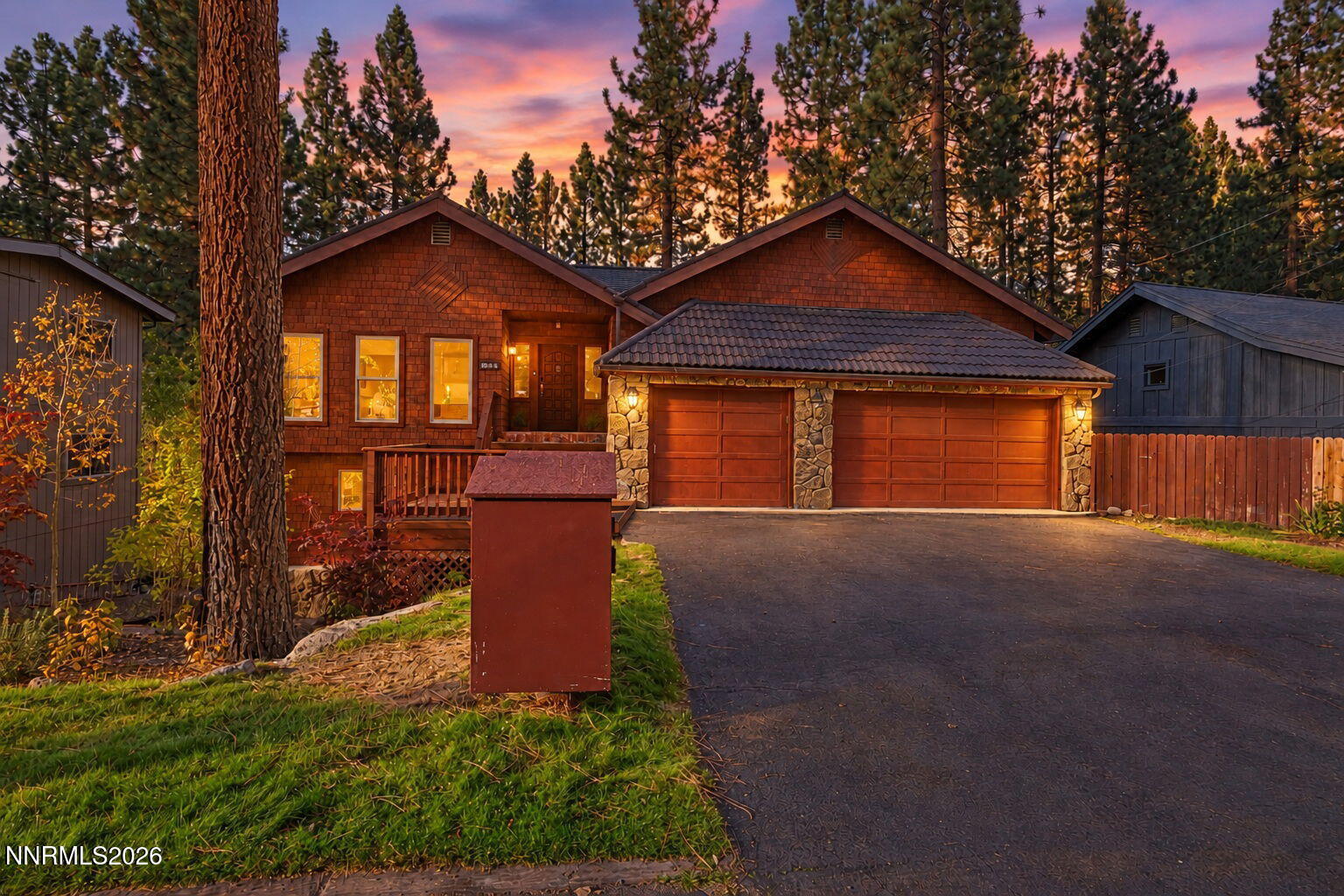 1092 Deer Cliff Drive Property Photo 1