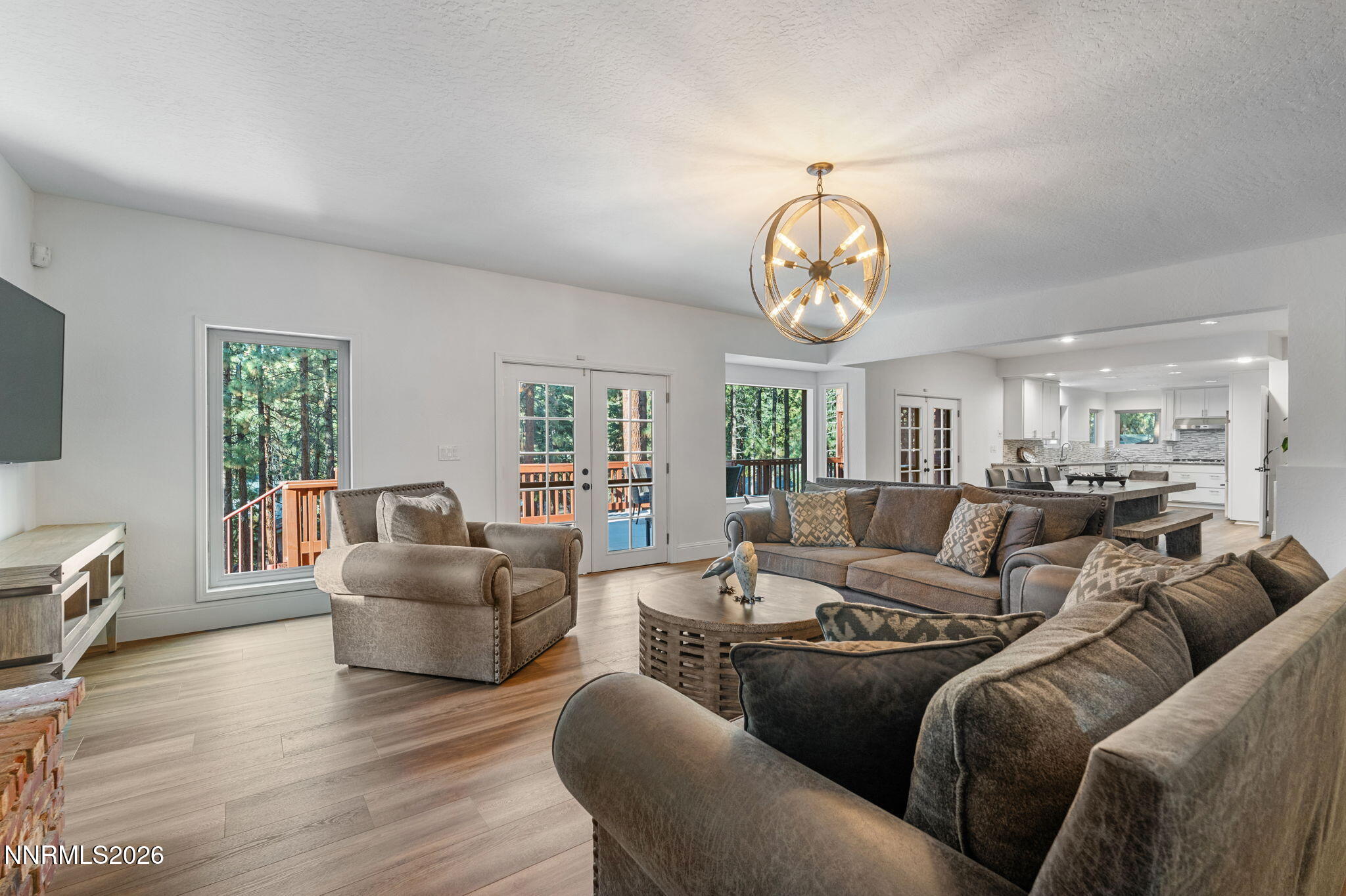 1092 Deer Cliff Drive Property Photo 16