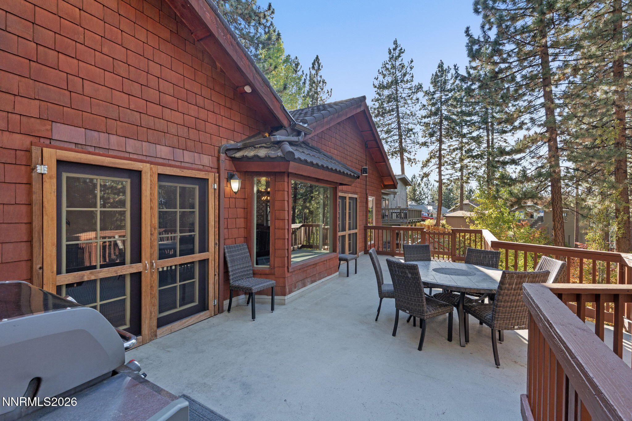 1092 Deer Cliff Drive Property Photo 17