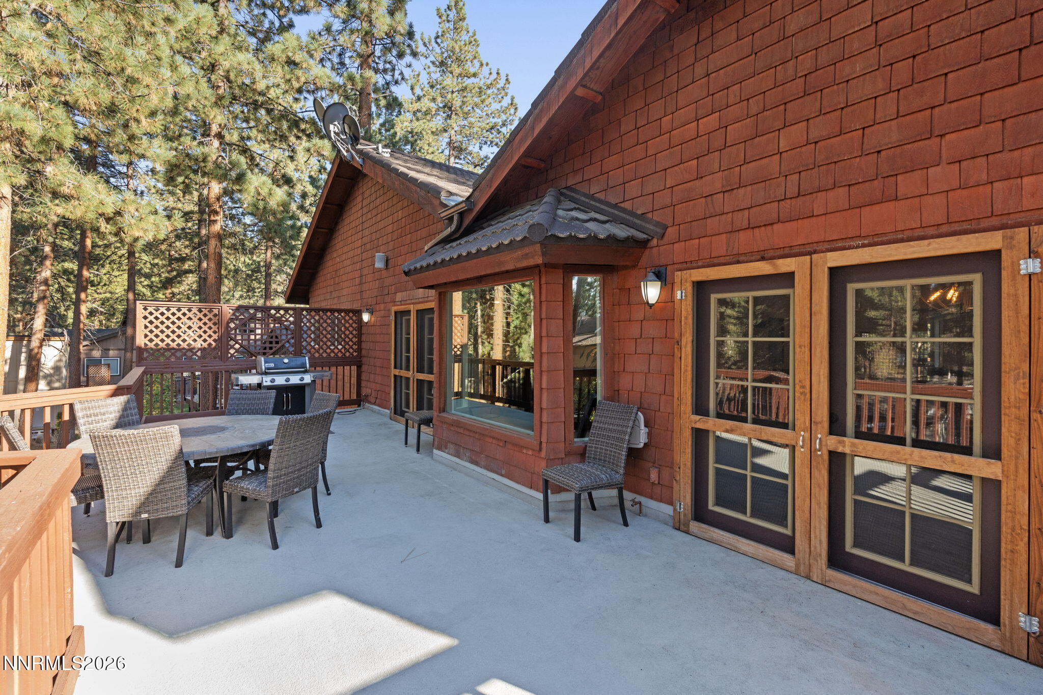 1092 Deer Cliff Drive Property Photo 18