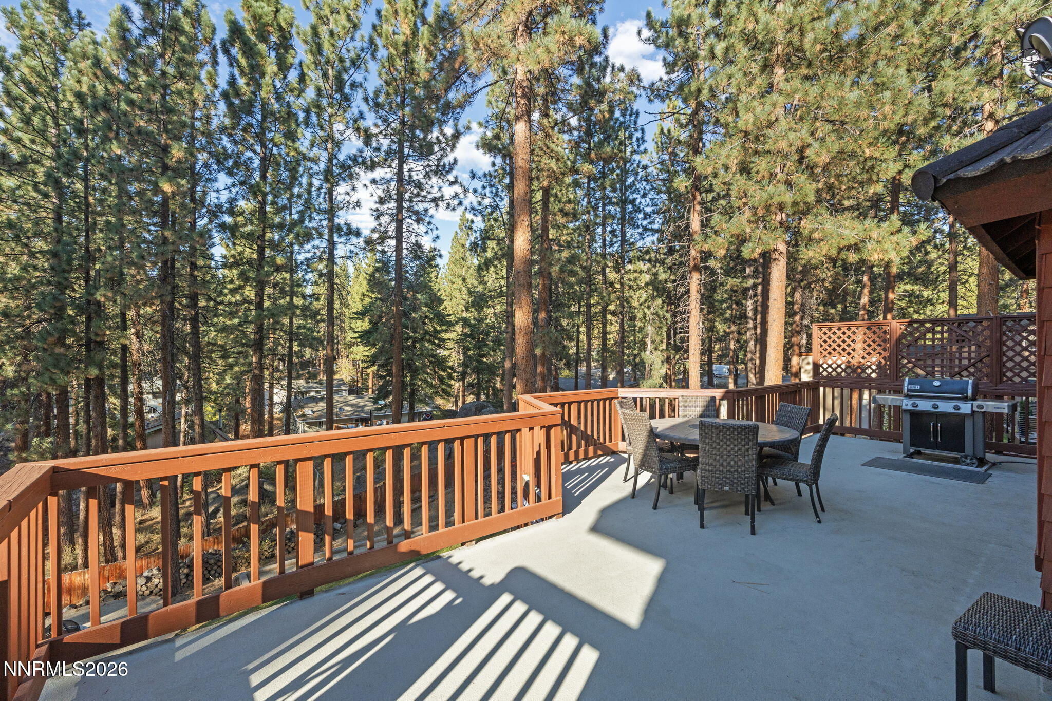 1092 Deer Cliff Drive Property Photo 19