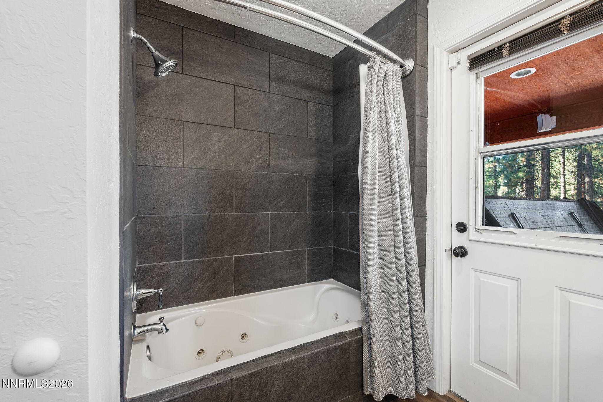 1092 Deer Cliff Drive Property Photo 45