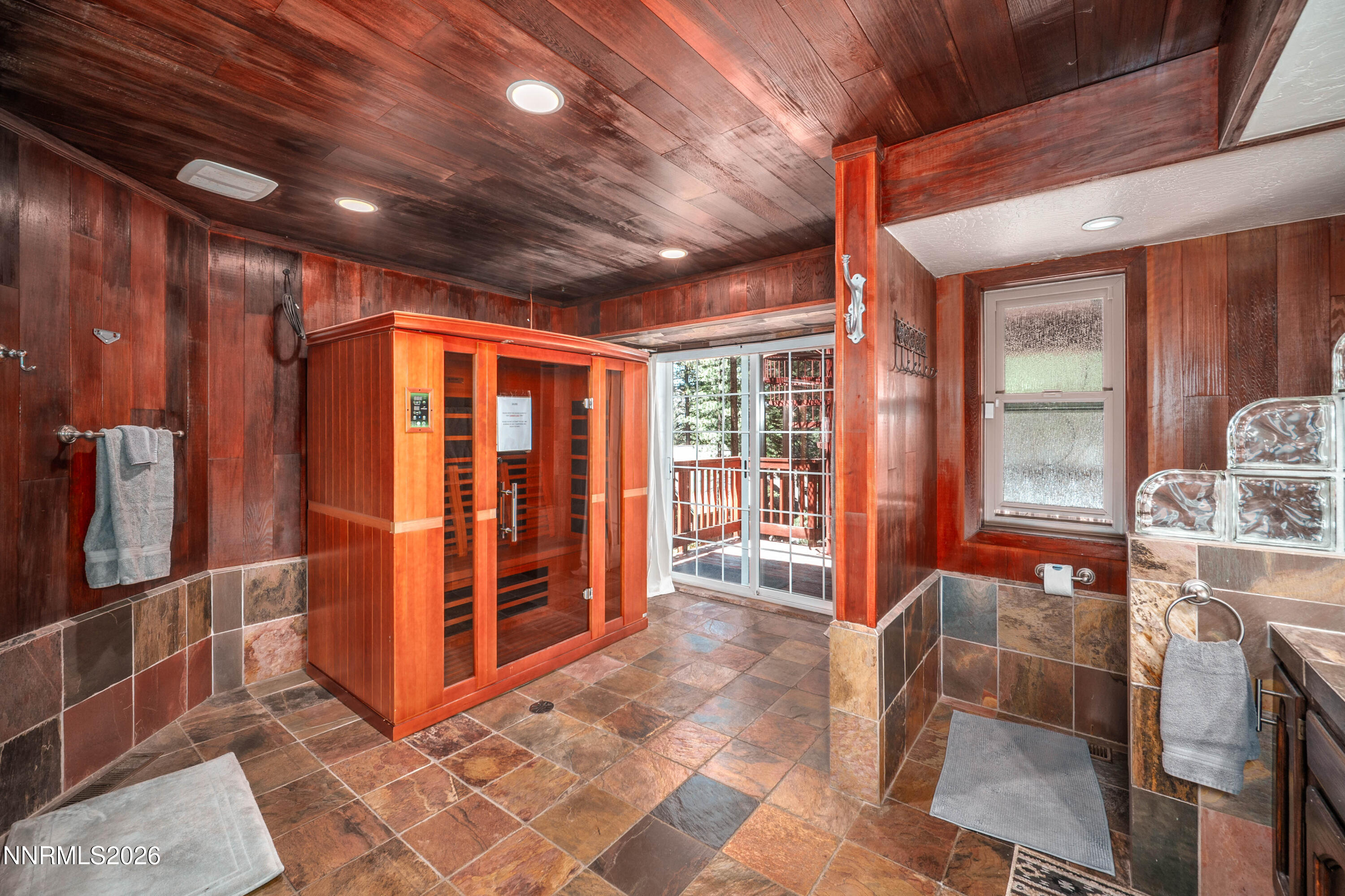1092 Deercliff Drive Property Photo 23