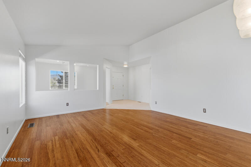 4043 Kings Row Property Photo 7