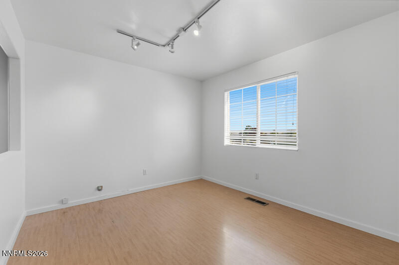 4043 Kings Row Property Photo 9