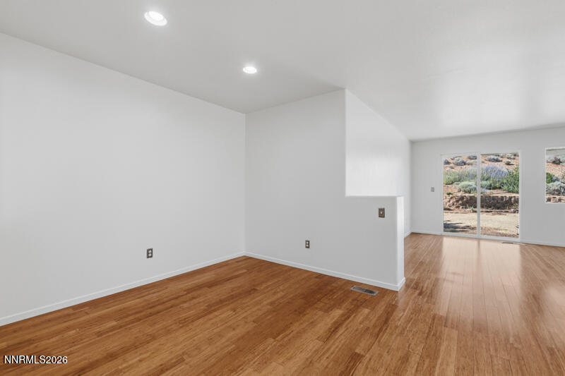 4043 Kings Row Property Photo 10