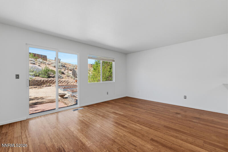 4043 Kings Row Property Photo 17