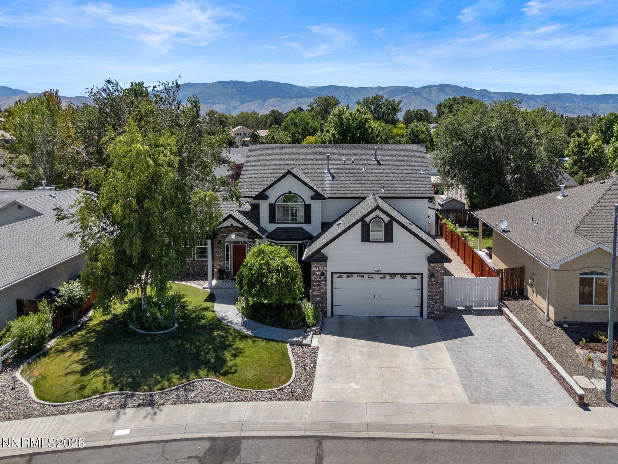 1666 Dogleg Road Property Photo 2