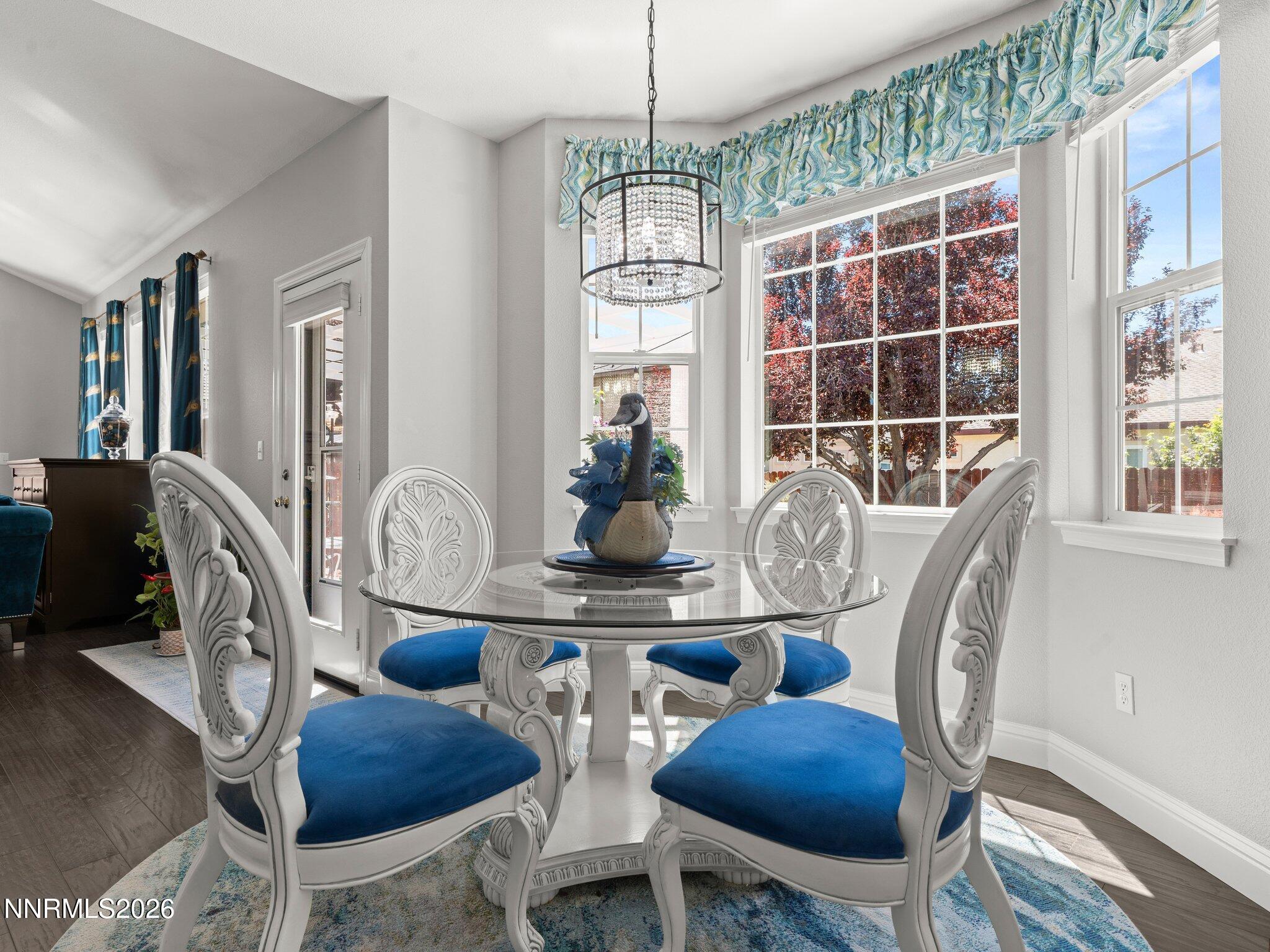 1666 Dogleg Road Property Photo 11
