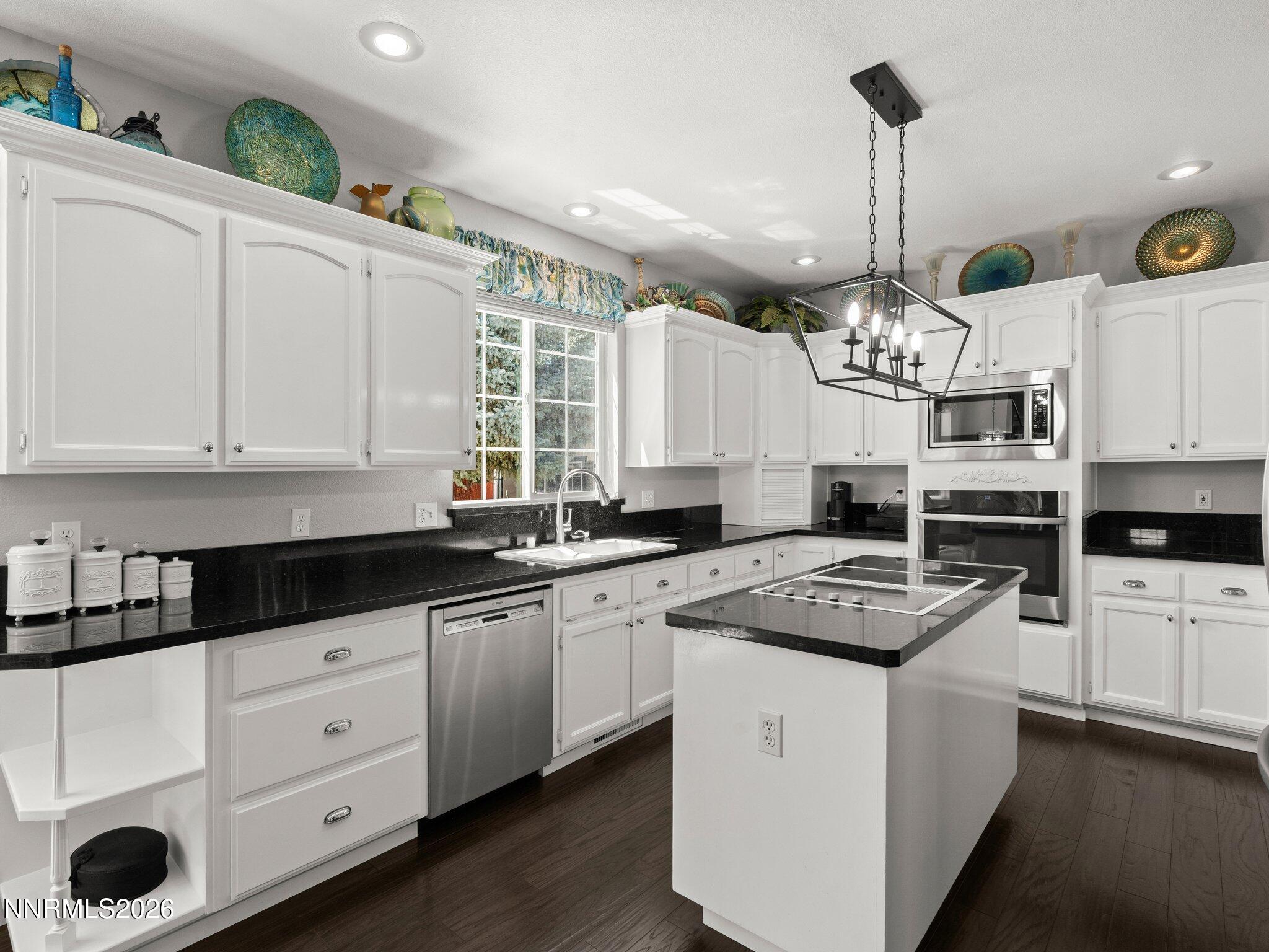 1666 Dogleg Road Property Photo 12
