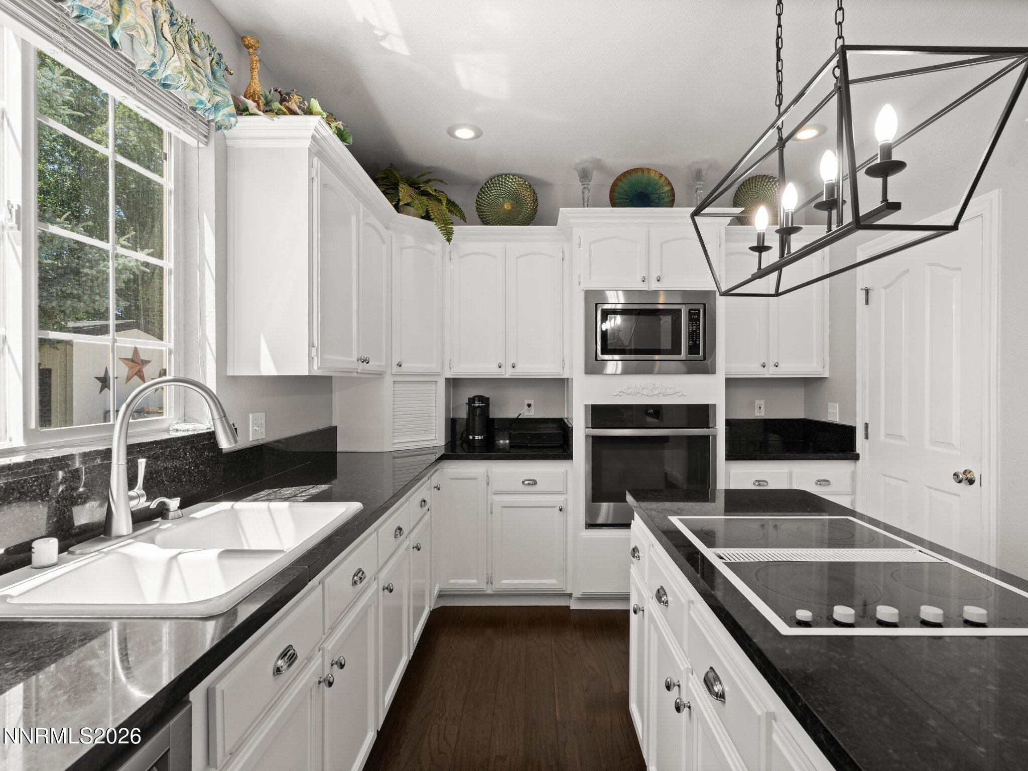 1666 Dogleg Road Property Photo 13